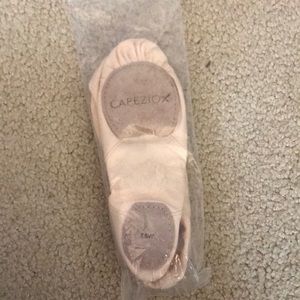 capezio pink ballet slippers size 7.5W